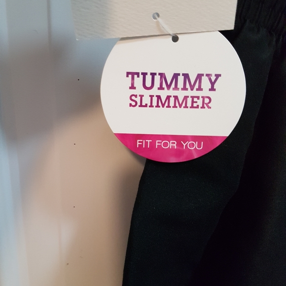 🏵️Sale NWT Ladies shorts - Picture 9 of 10